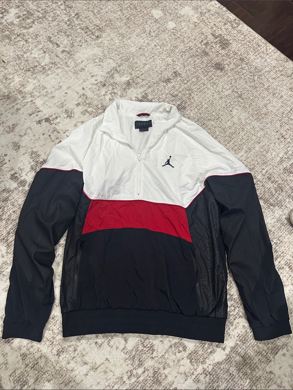 Jordan Men’s White/Red/Black Colorblock Windbreaker Pullover - L